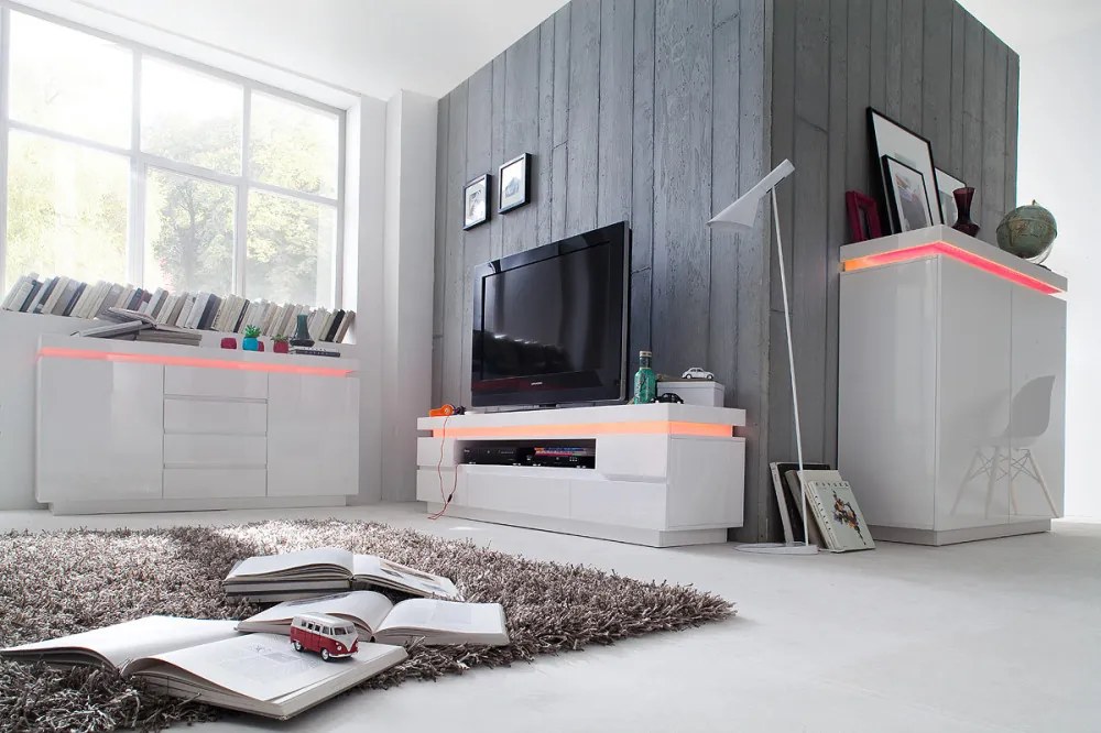 Ocean komód 2 ajtós - 4 fiókos lakkozott MDF LED világítással 150 cm