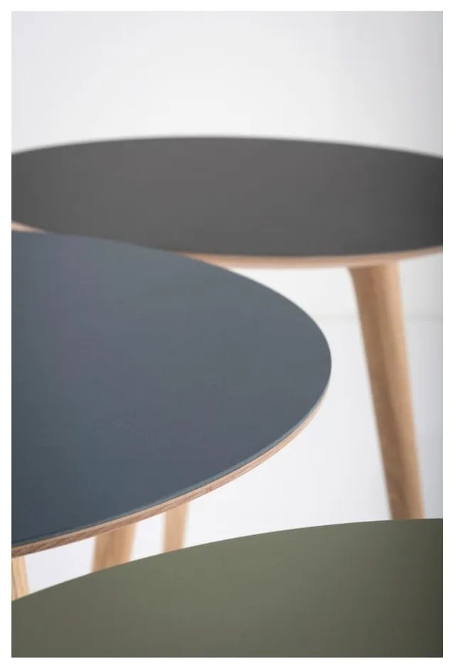 Arp tölgyfa tárolóasztal fekete asztallappal, ⌀ 45 cm - Gazzda