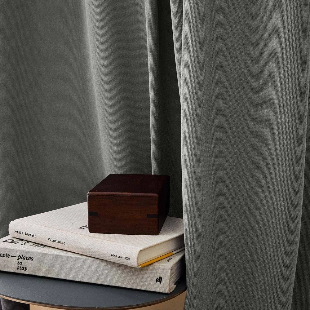 Antracitszürke kordbársony termo függöny 140x260 cm Madison – douceur d'intérieur