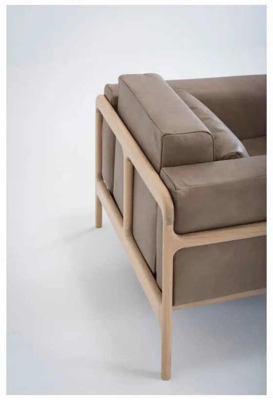 Fawn fotel tömör tölgyfa konstrukcióból világosbarna bivalybőr ülőpárnával - Gazzda