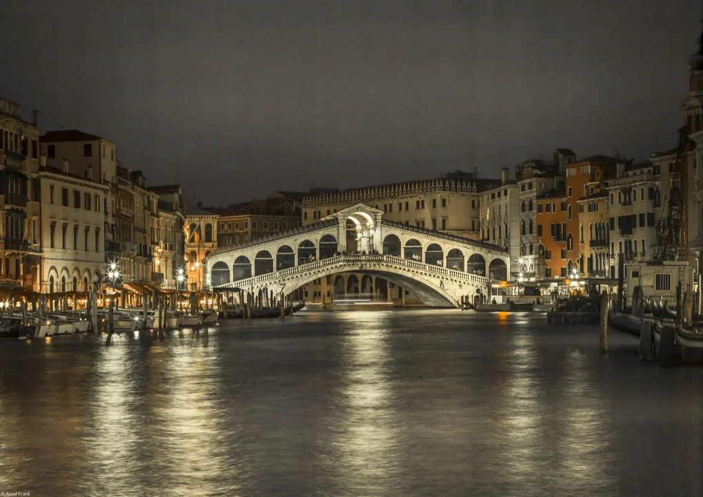 Poszter 42x29,7cm Nagy csatorna és Rialto híd éjszaka, Assaf Frank