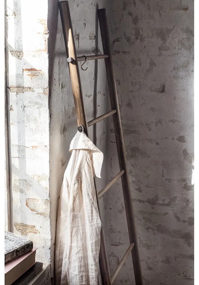 Barna fa törölközőtartó létra Roots – Mette Ditmer Denmark