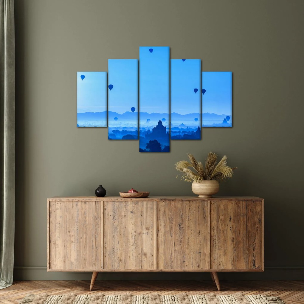 Kép - léggömbök a táj felett (150x105 cm)