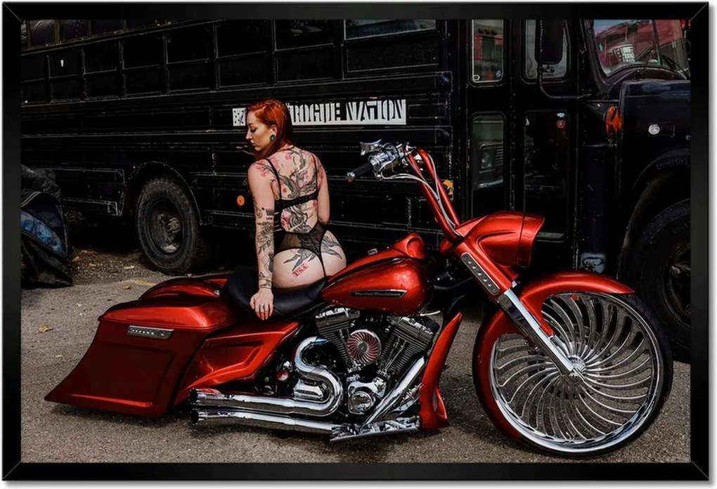 Poszterek keretben 60x40 Hölgy a Harley-n