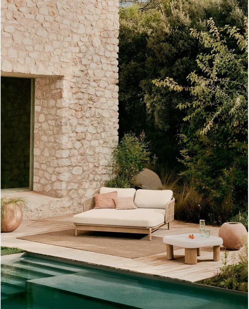 Krémszínű-natúr színű kétszemélyes tömörfa kerti napozóágy Catalina – Kave Home
