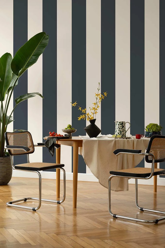 Holden Decor Wanderlust Cordelia Stripe sötétkék csíkos vlies tapéta – 92102
