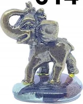 Fém Figura Szerencsére Elefánt Áll Egy Színes Kőn