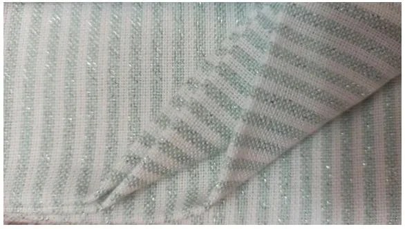 Dekoratív asztali futó SHIMORA 45x150 cm - több színben Termék színe: Piros