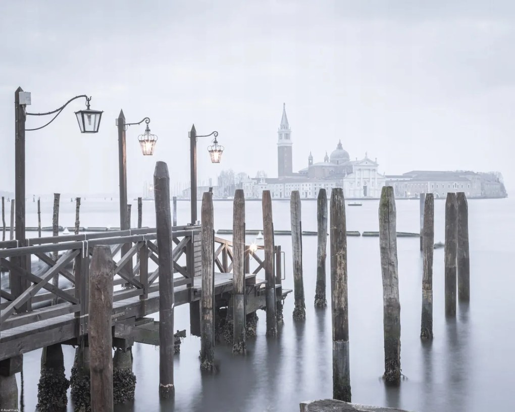 Poszter 50x40cm Vízpart a velencei lagúnánál 2, Assaf Frank