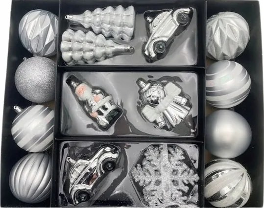 Karácsonyfadísz szett, gömbök, medálok ezüst 20 db