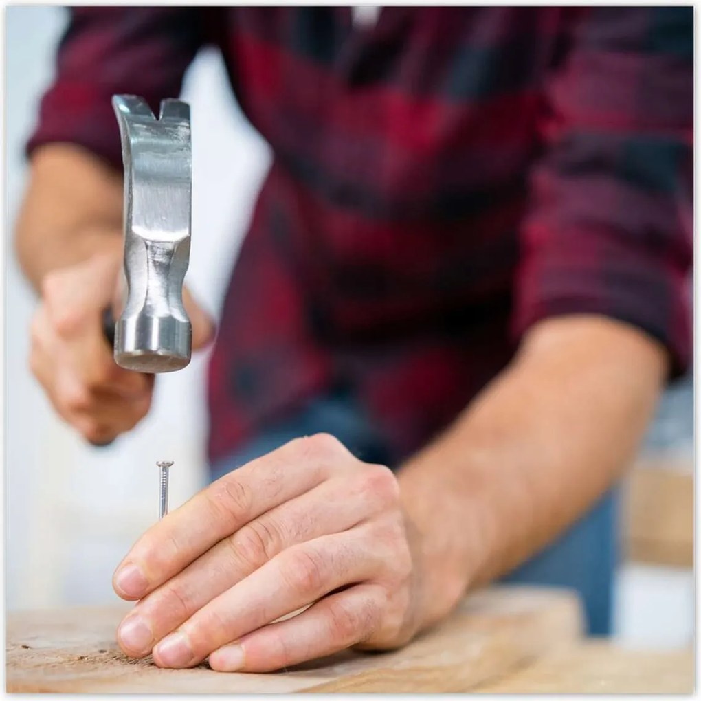 Poszterek 100x100 Szögek beszúrása a deszkába