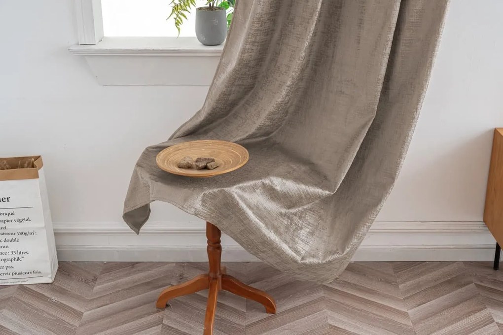 Sötétítő függöny LOOM VELVET 140x250 cm, bézs-barna Felfüggesztés: Fém gyűrűk