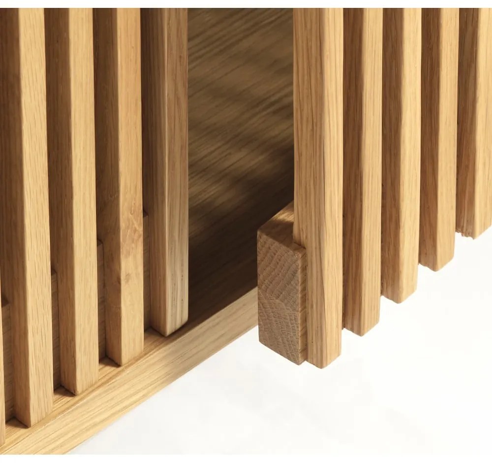 Natúr színű TV-állvány tölgyfa dekorral 143x55 cm Tiber – Unique Furniture