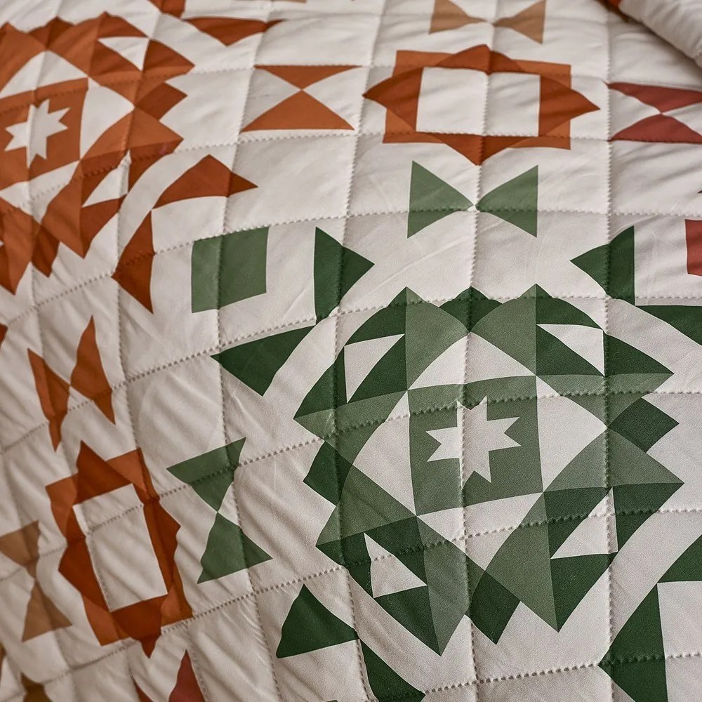 Bézs steppelt ágytakaró 220x230 cm Autumn Patchwork Geo – Catherine Lansfield