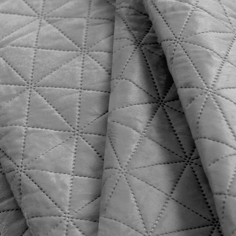 Világosszürke bársony steppelt ágytakaró 170x210 cm Laila – AmeliaHome