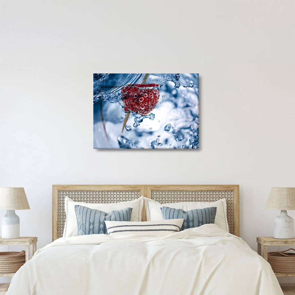 Kép - málna részlete a vízben (70x50 cm)