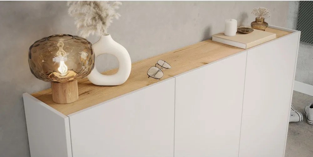 Krémszínű szekrény tölgyfa dekorral 138x105x25 cm Libbiano – Germania