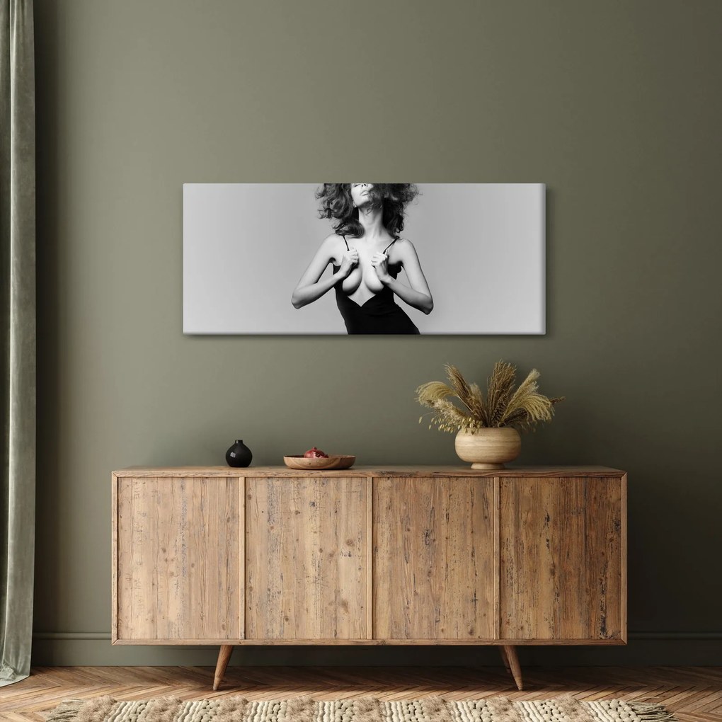 Fekete ruhás nő képe (120x50 cm)