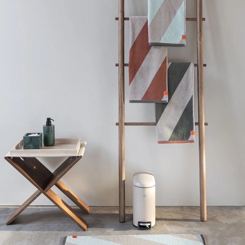 Khaki frottír bio pamut fürdőlepedő 70x133 cm Diagonal – Mette Ditmer Denmark