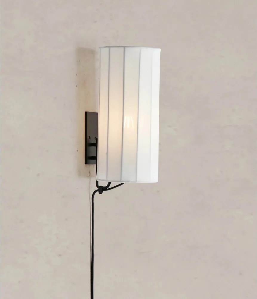 Fekete-fehér konnektorhoz csatlakoztatható fali lámpa Hikari – Markslöjd