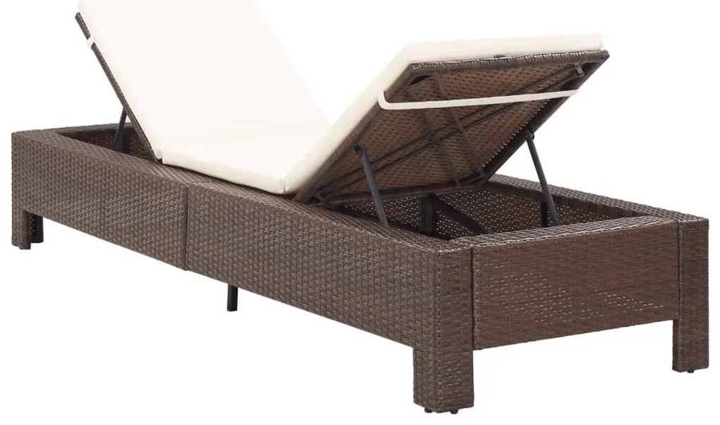 Barna polyrattan napozóágy párnával