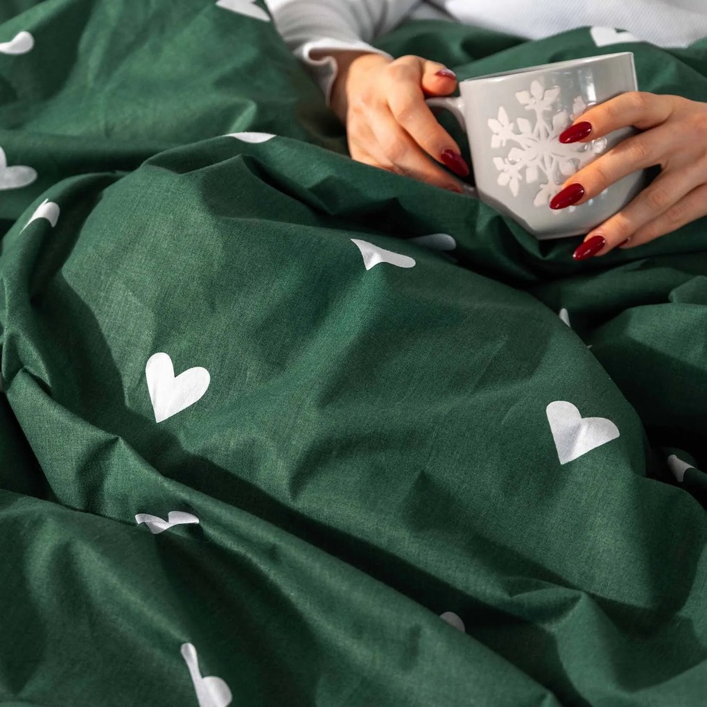 Goldea pamut ágyneműhuzat - szívecskék, sötétzöld alapon 140 x 200 és 70 x 90 cm