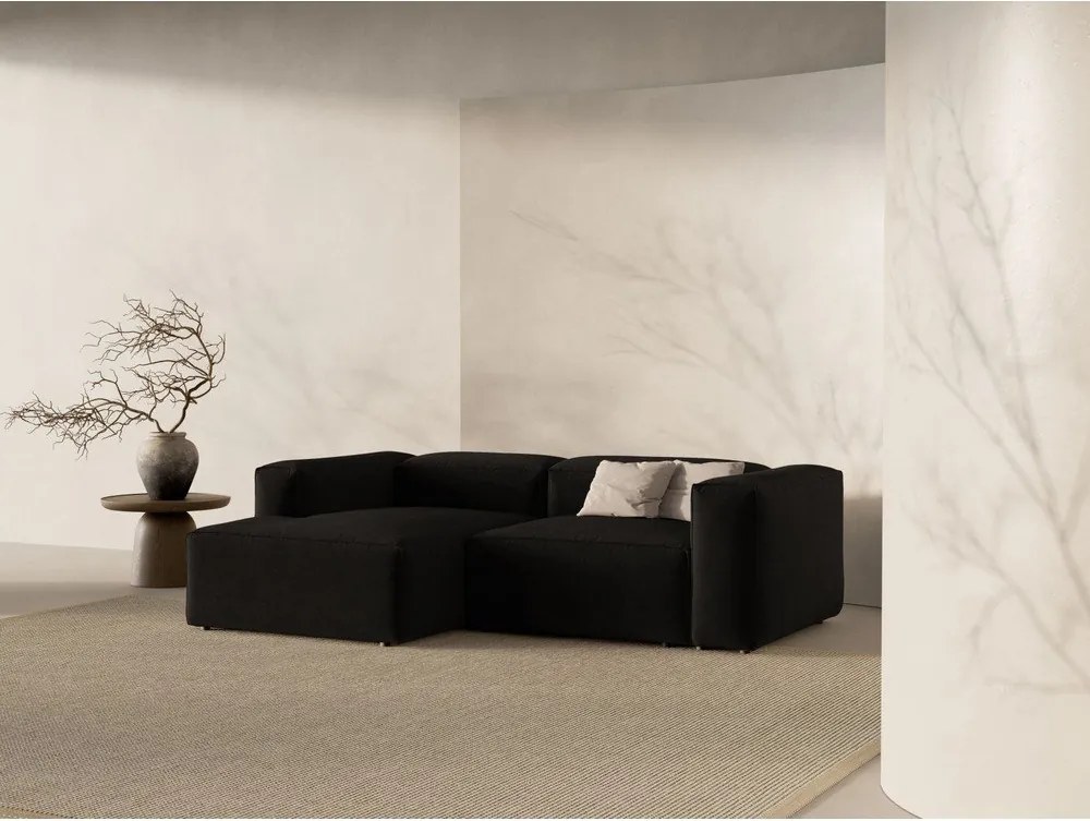 Fekete sarokkanapé (bal oldali-heverő résszel) Bergamo – Cosmopolitan Design