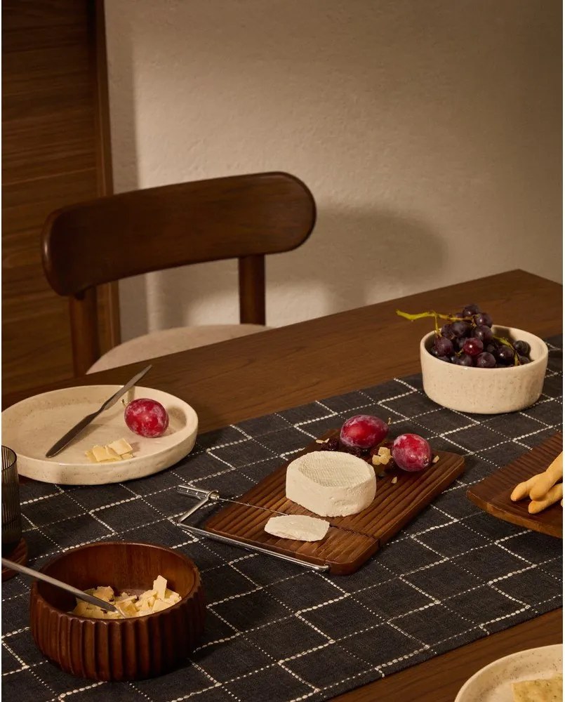 Fa vágódeszka 29 x 22 cm Rommu – Kave Home