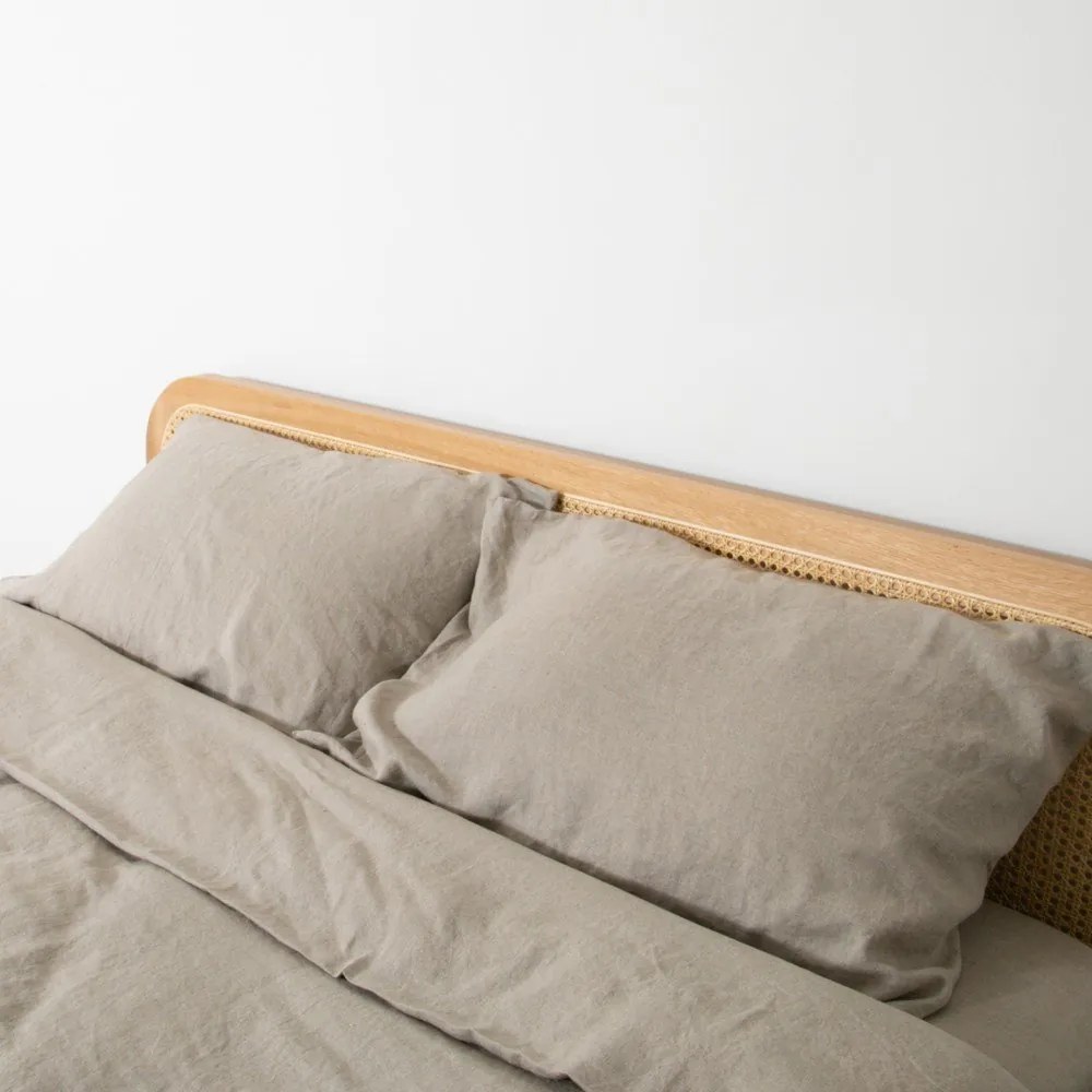 Világosszürke-szürkésbarna kétszemélyes len ágyneműhuzat 200x200 cm Natural – Native Natural