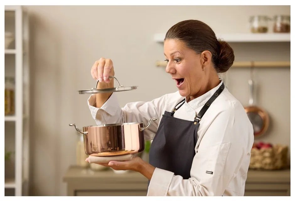 Indukciós tűzhelyhez alkalmas rozsdamentes acél-réz edény fedővel 3 l – Blomsterbergs