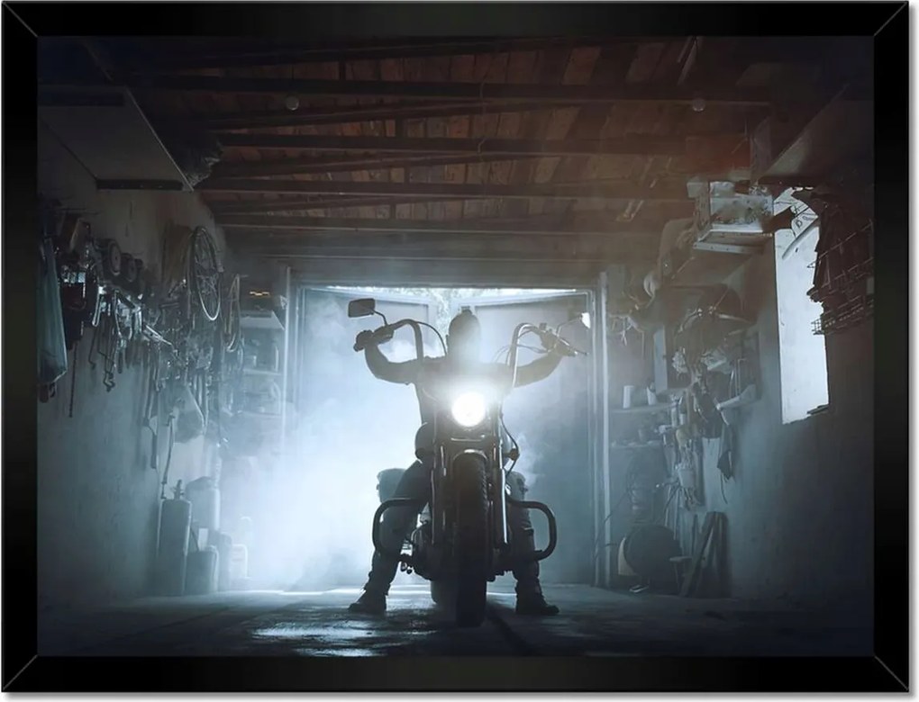 Poszterek keretben 40x30 Egy motoros garázsában