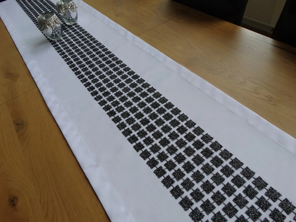 Mg 46 Futófelület Rátét fehér Sati gipiura Fekete 40x250 varrott