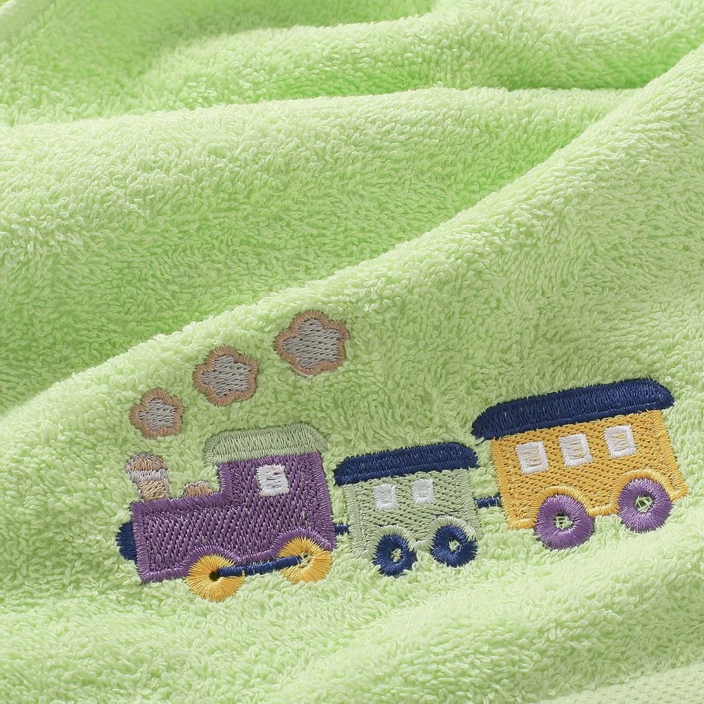 Goldea gyermek frottír törölköző - vonat a zöldön 30 x 50 cm