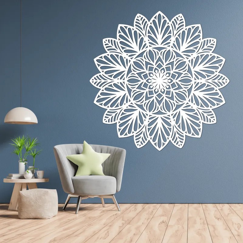Fából készült mandala a falon | LÓTUSZ