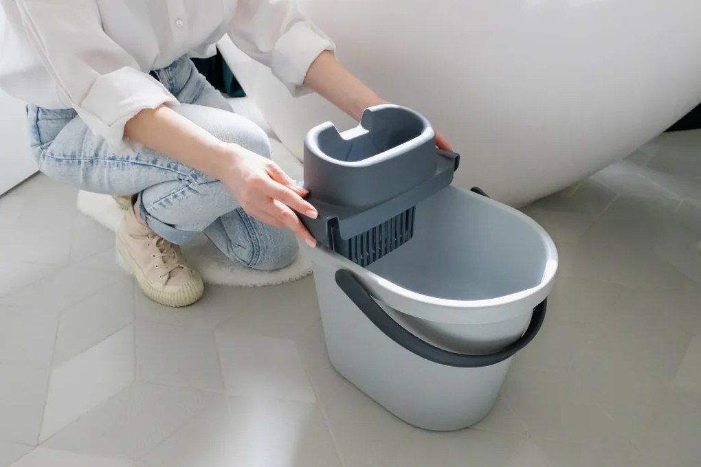 York felmosó szett ovális vödörrel, szintetkus lapos moppal, nyéllel, préssel, szürke