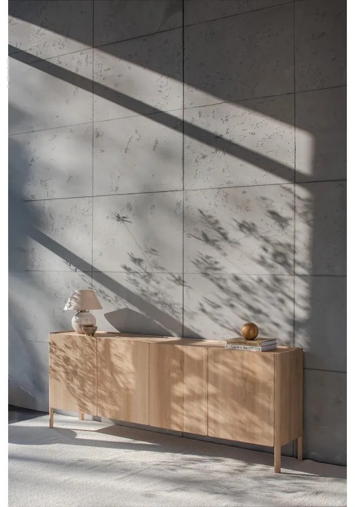 Natúr színű tölgyfa komód 220x85x42 cm Dvor – Gazzda