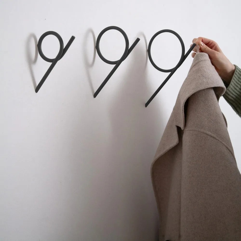 Fekete fali acél akasztó Tuba – Spinder Design