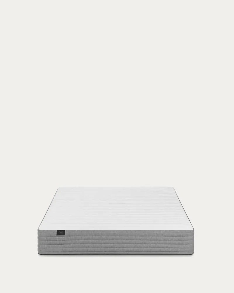 Közepes keménységű hőszabályozó hab matrac 135x190 cm Yoko – Kave Home