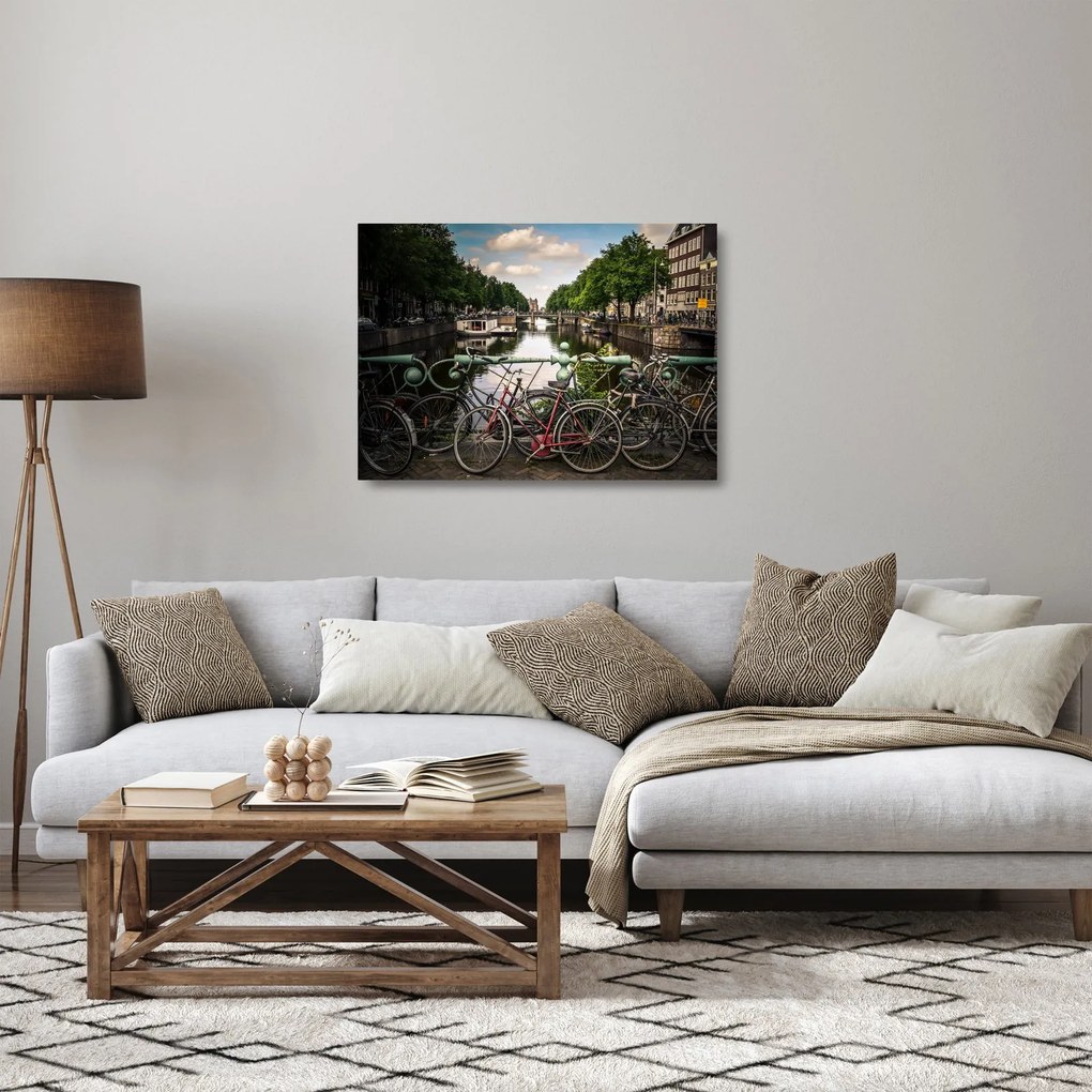 Egy bicikli képe a városban (üvegen) (70x50 cm)
