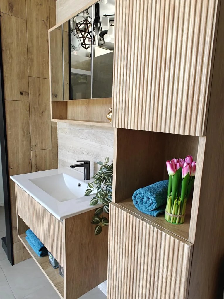 TMP SLIM STRIPE tükrös szekrény - 75 x 65 cm