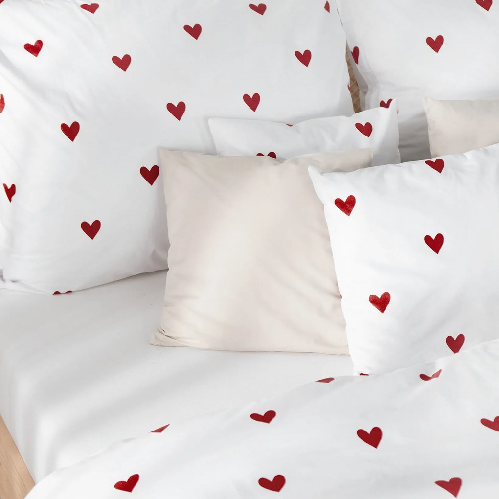 Goldea pamut ágyneműhuzat - piros szívecskék, fehér alapon 140 x 200 és 70 x 90 cm