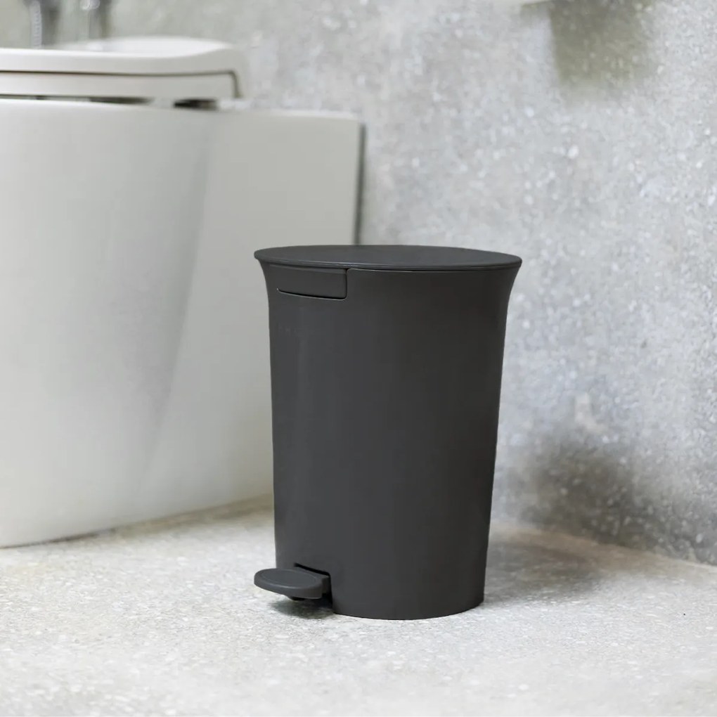 Pedálos szemetes 5 l, fekete