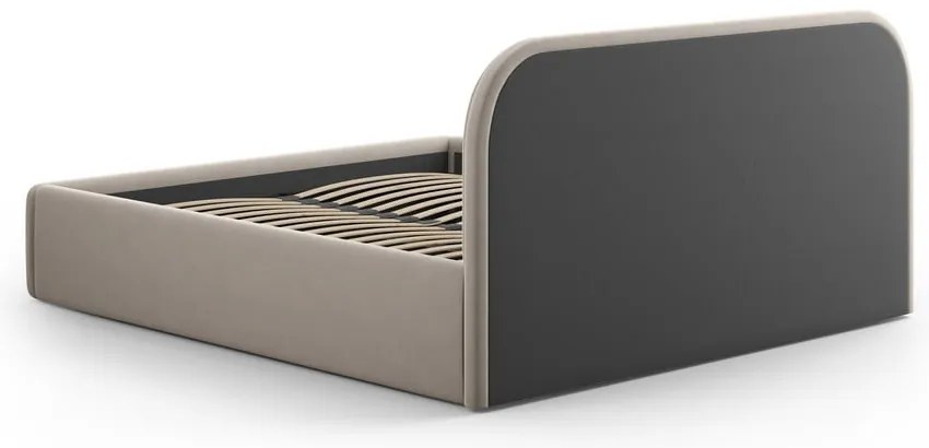 Világosbarna kárpitozott ágyneműtartós franciaágy ágyráccsal 160x200 cm Juno – Windsor &amp; Co Sofas