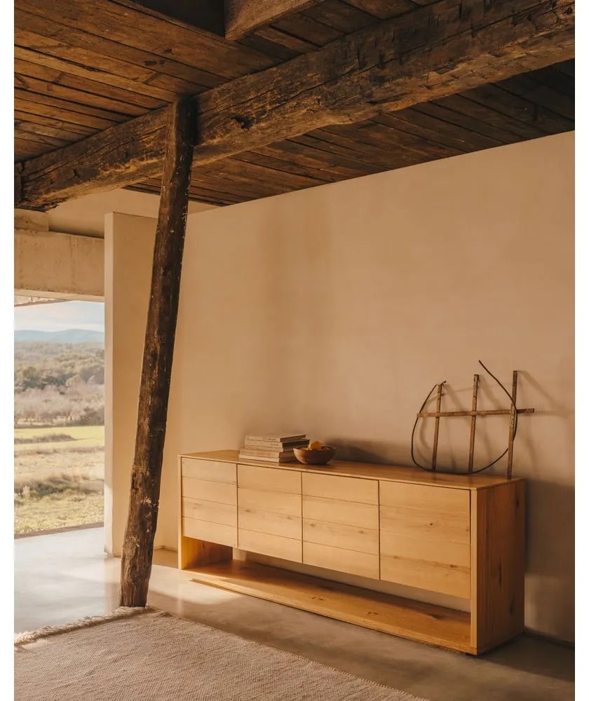 Natúr színű alacsony komód tölgyfa dekorral 200x74 cm Alguema – Kave Home