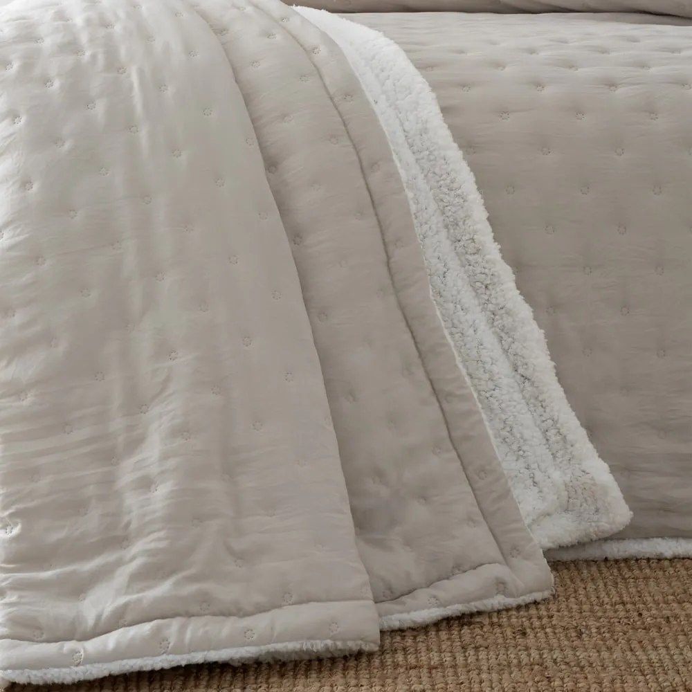 Krémszínű sherpa steppelt ágytakaró 220x230 cm Cosy Nori – Catherine Lansfield