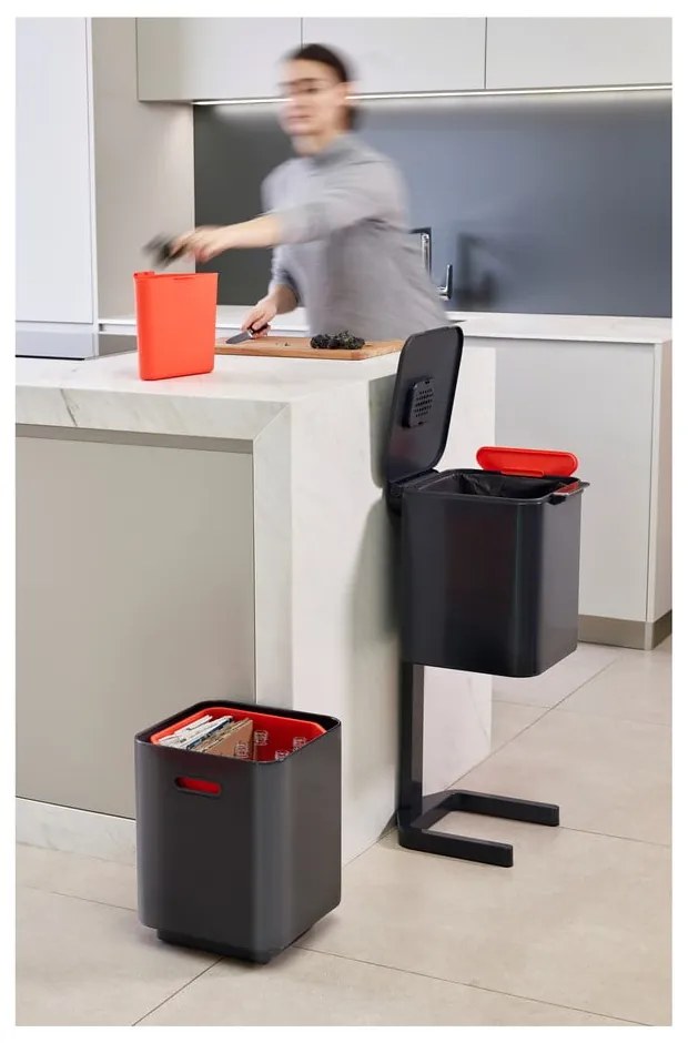 Szürke acél szelektív szemetes 40 l Totem Compact – Joseph Joseph