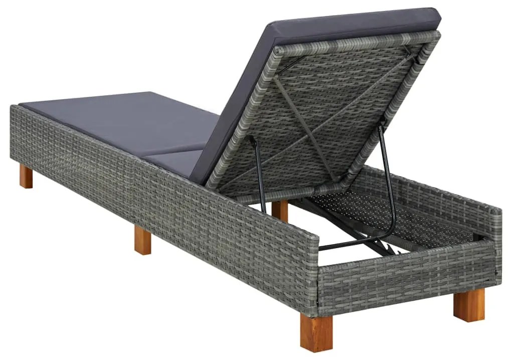 Szürke polyrattan napozóágy párnával