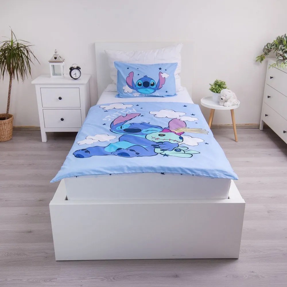 Kék pamut gyerek ágyneműhuzat babaágyhoz 100x135 cm Lilo &amp; Stitch "Clouds" – Jerry Fabrics