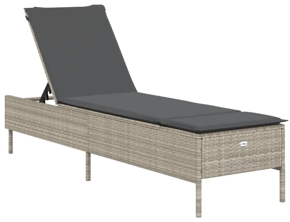 2 db világosszürke polyrattan napozóágy párnával