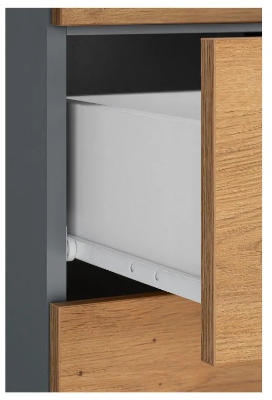 Natúr színű magas keskeny fürdőszoba szekrény tölgyfa dekorral 130x35 cm Malika – Støraa